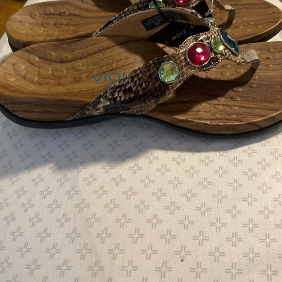 Vionic OrthaHeel either color stones on straps - Picture 4 of 4